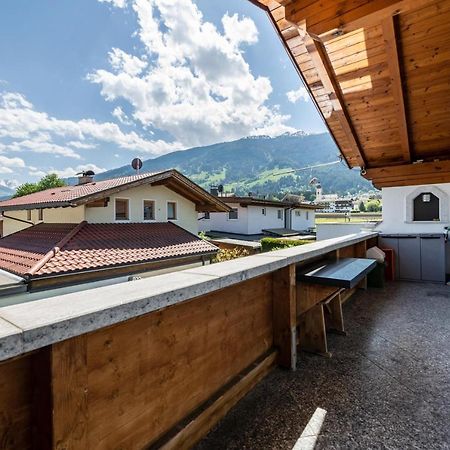 Apartamento Haus Rudi Ried im Zillertal Exterior foto